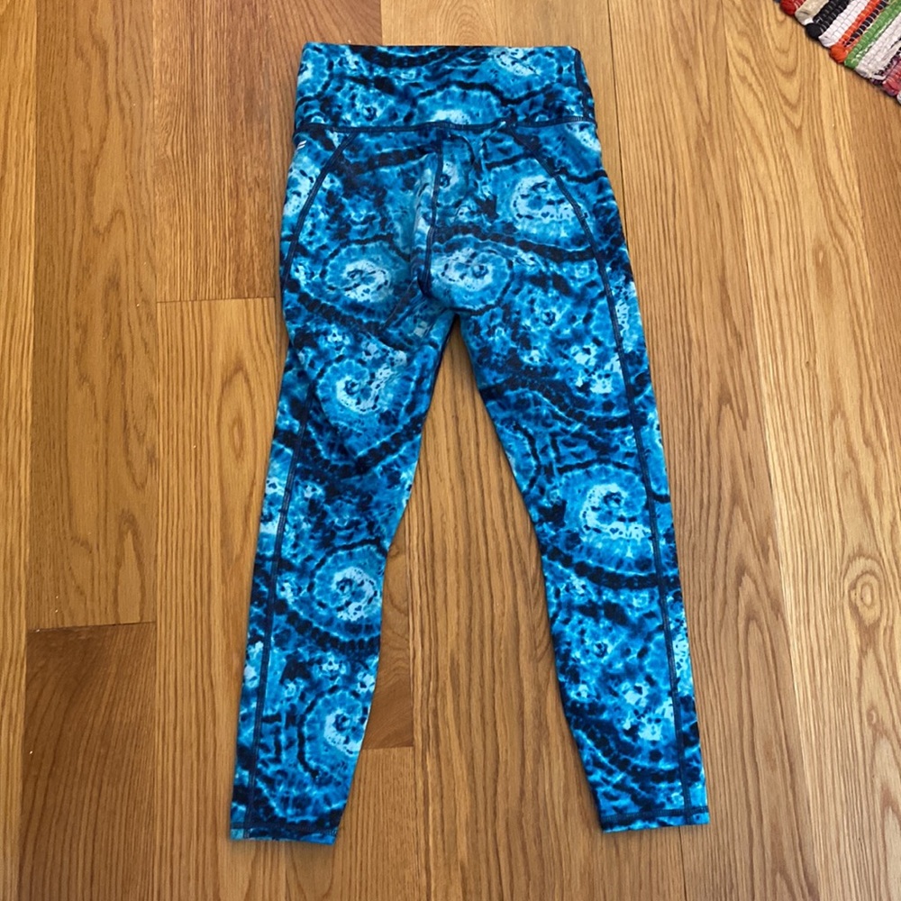 Tie dye blue fabletics leggings
